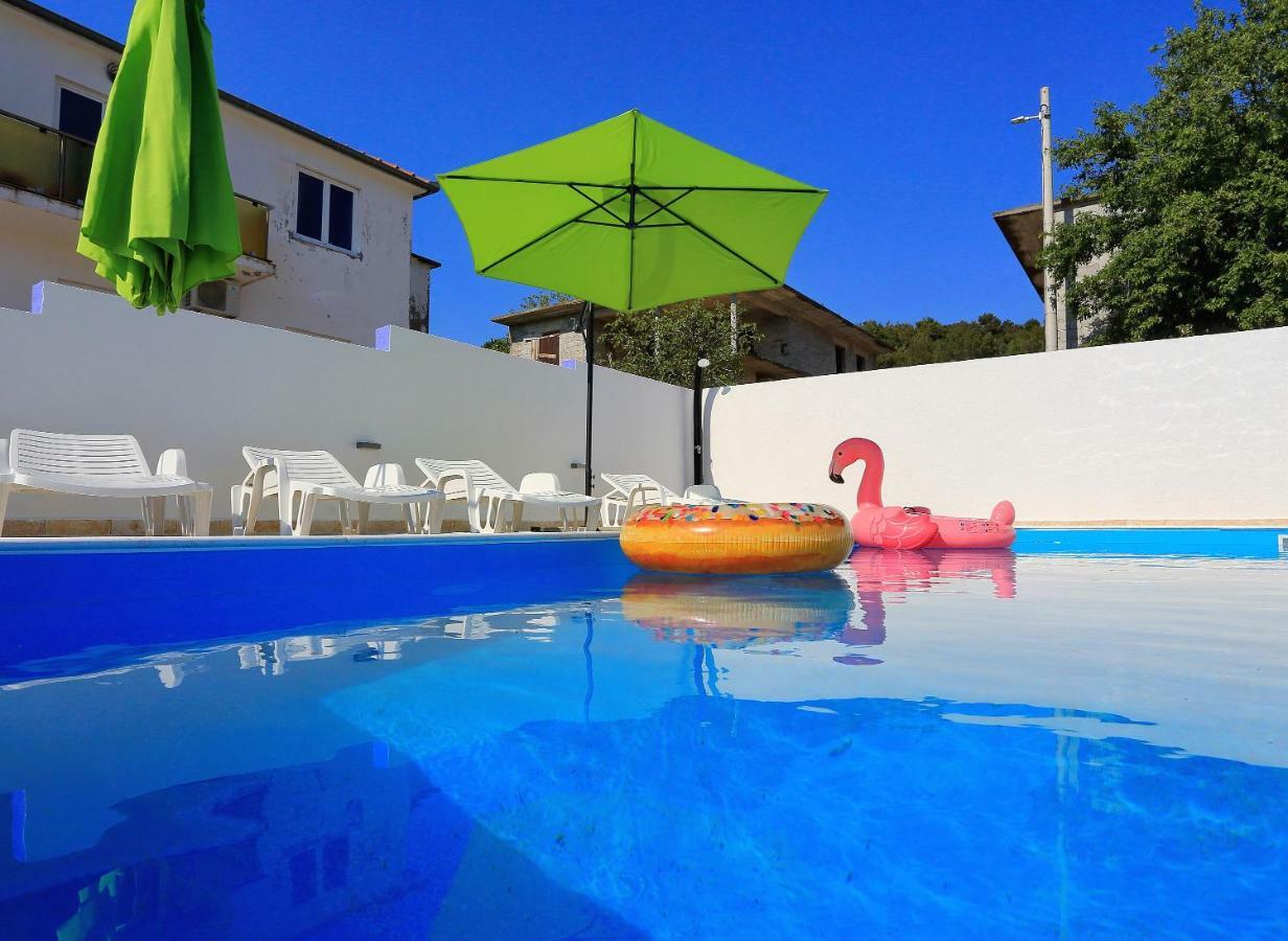 Apartment And Pool Nika Bibinje Dış mekan fotoğraf